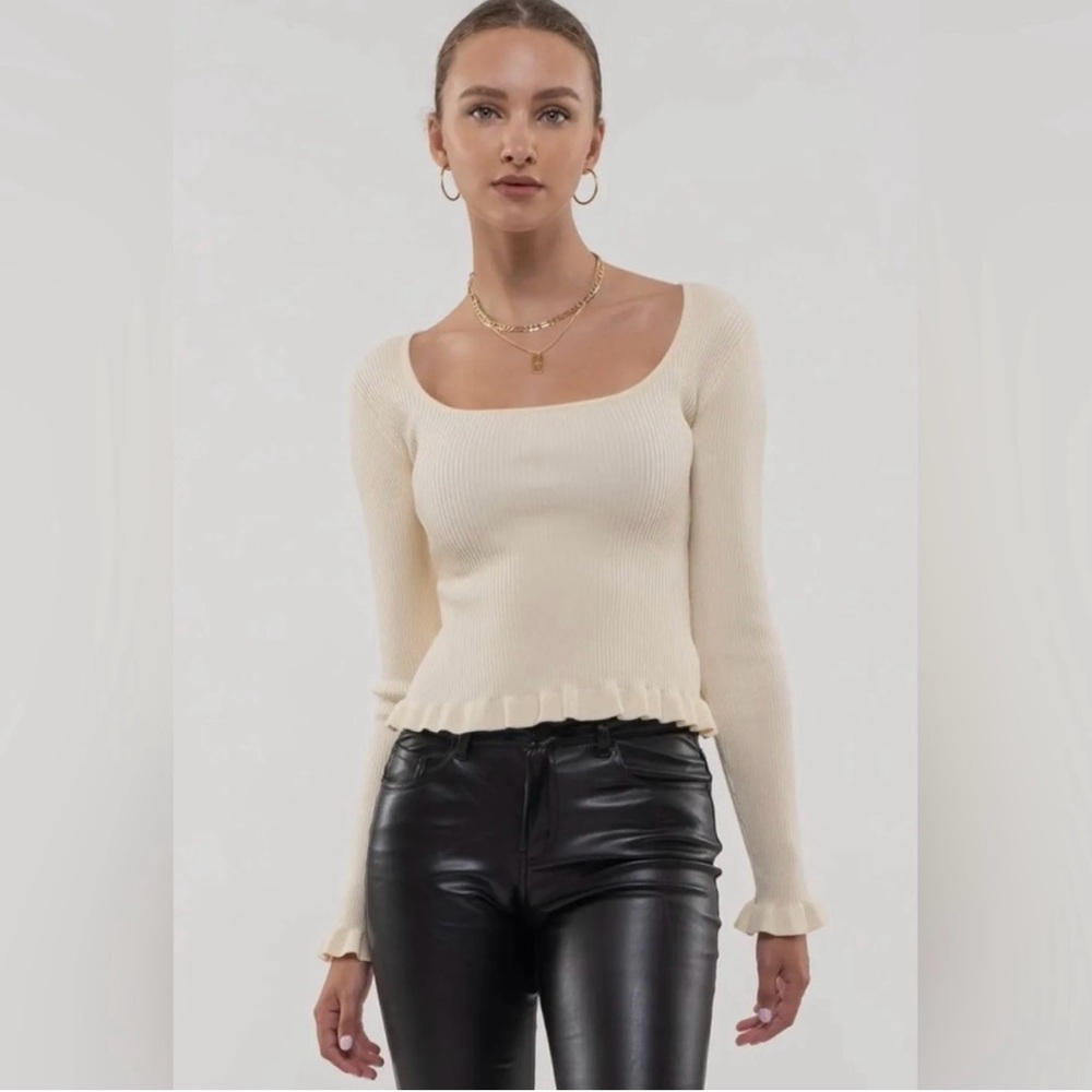 NWOT Lettuce Edge Cream Top